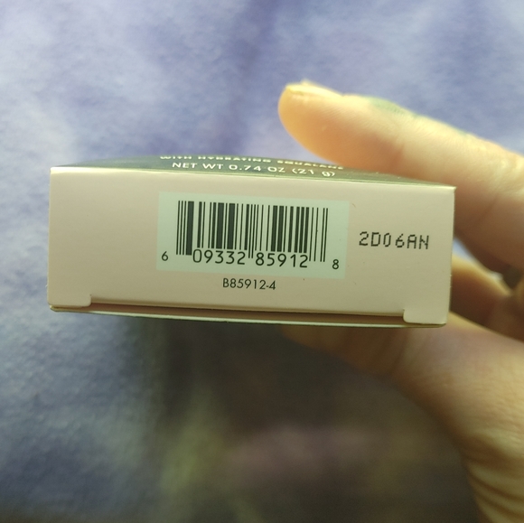 Elf Cosmetics poreless putty primer - Picture 3 of 5